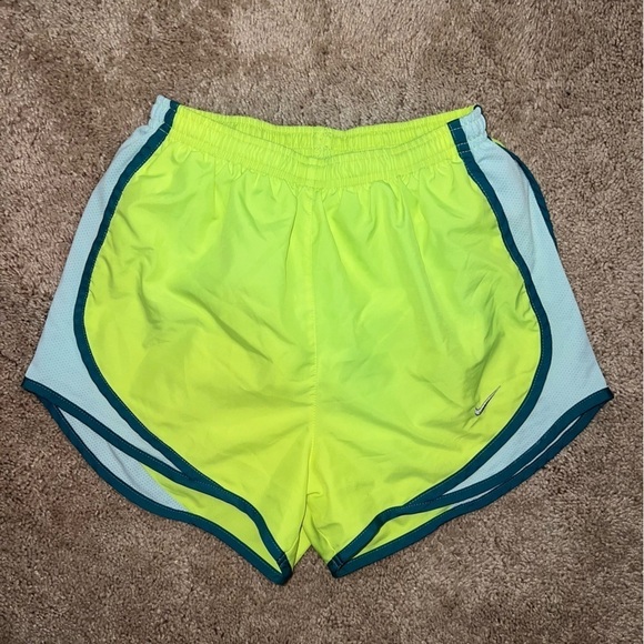 Nike Dri Fit Women’s Neon Yellow Lined Running Shorts Size XS - Picture 4 of 6